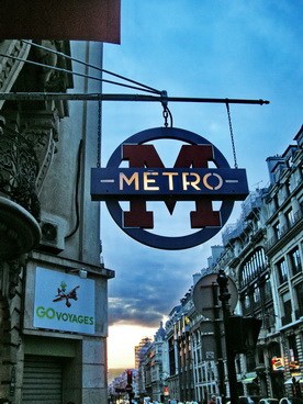 metro sign 
