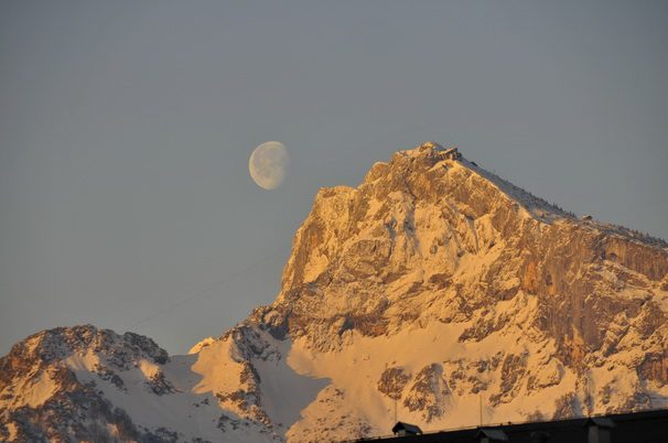 unterasberg salzburger hochthron mond moon mountain alpen alp snow schnee