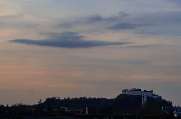 ufo sky festung fortress hohensalzburg  wolke cloud